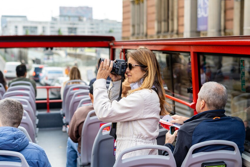 Berlin Combo: Red Sightseeing Hop-On-Hop-Off Bus & Icebar