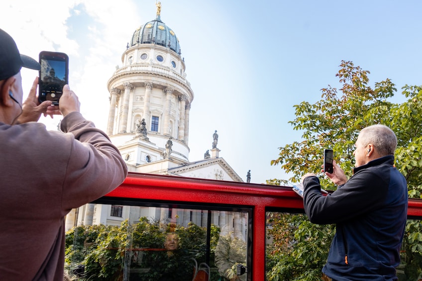 Berlin Combo: Red Sightseeing Hop-On-Hop-Off Bus & Icebar