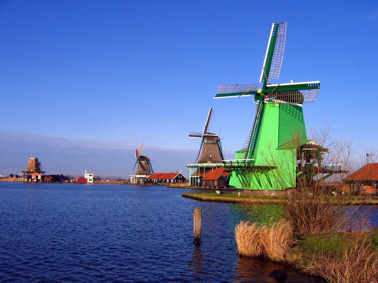 Windmills, Cheese & Traditions: Zaanse Schans Private Tour