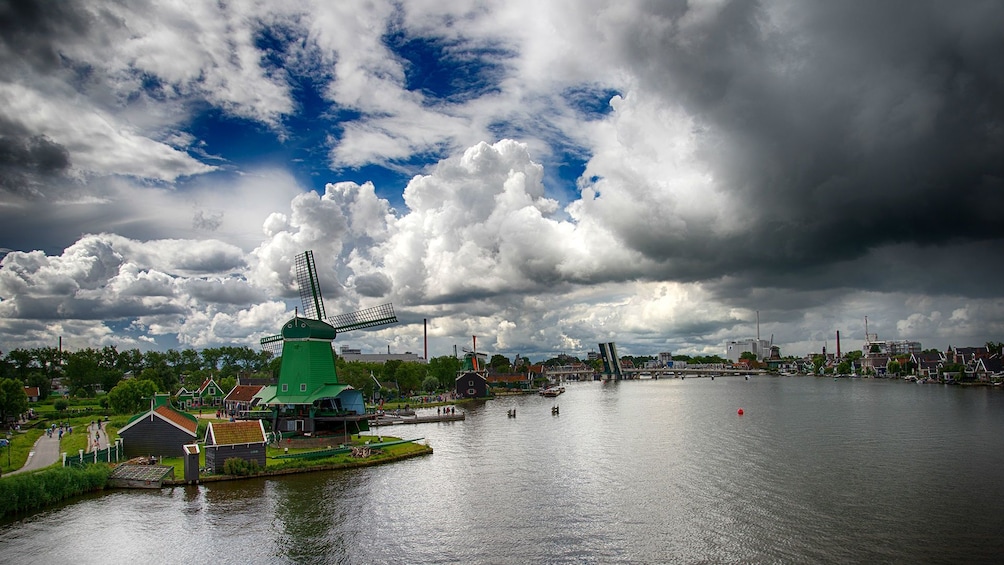 Windmills, Cheese & Traditions: Zaanse Schans Private Tour