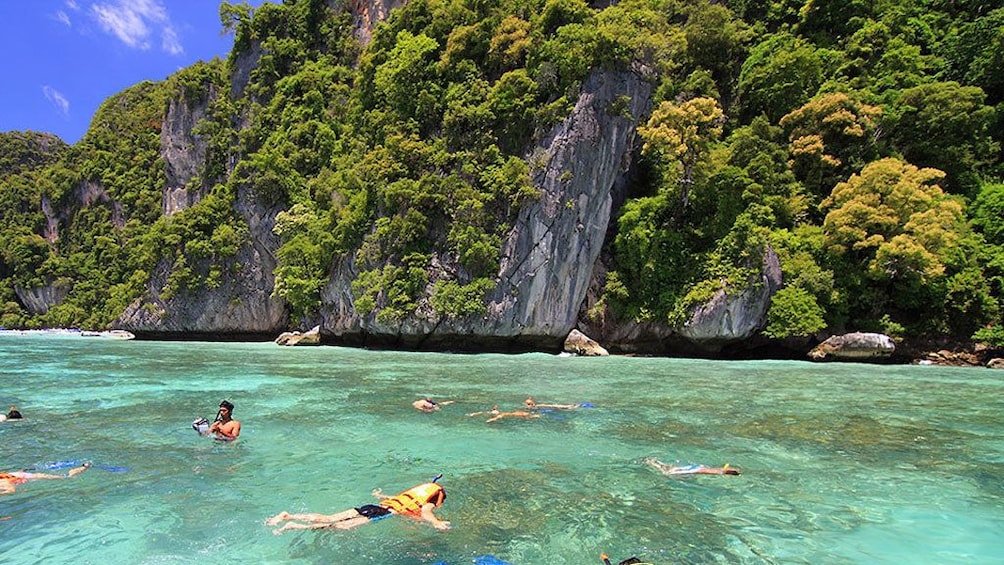 Lanta to Maya Bay, Bamboo and Phi Phi Island Snorkeling Tour