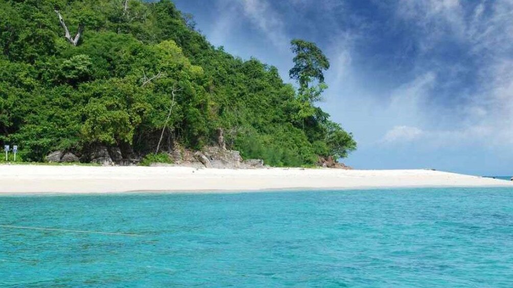 Lanta to Maya Bay, Bamboo and Phi Phi Island Snorkeling Tour