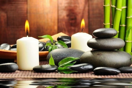 90-Minute Massage and Ayurveda Treatment with Himalayan Herbal Oil in Kathm...
