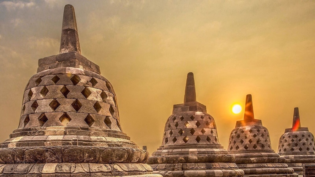 Private Yogyakarta Borobudur Temple Sunrise Trip