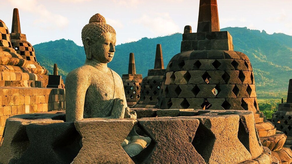 Private Yogyakarta Borobudur Temple Sunrise Trip