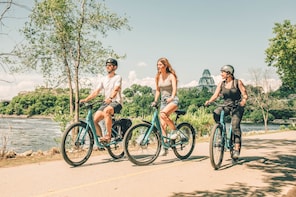 (The Essential) Ottawa Bike Tour