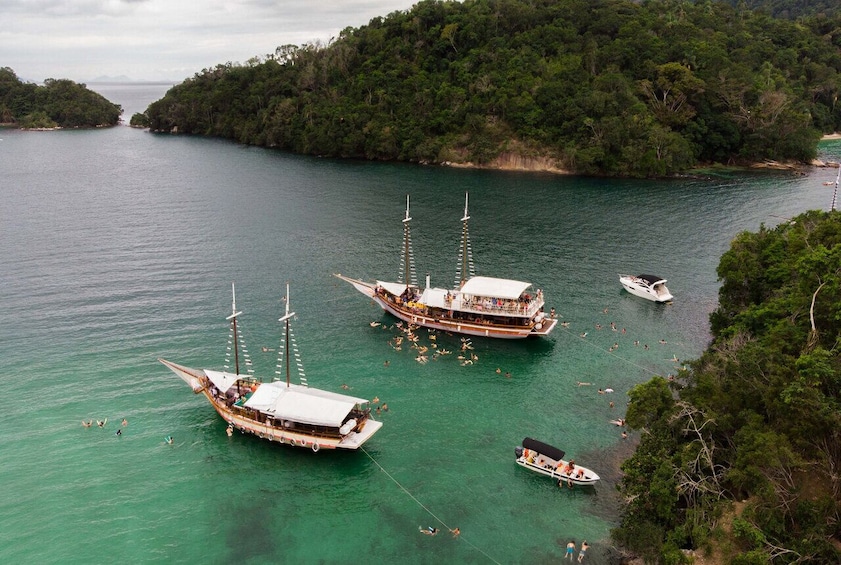 Ilha Grande with Boat Tour and Lunch 