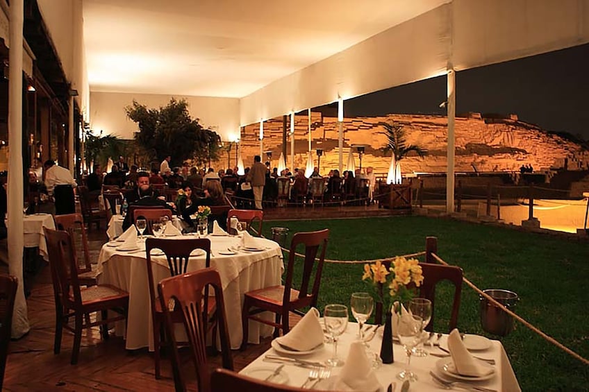 Lunch at the Huaca Pucllana restaurant