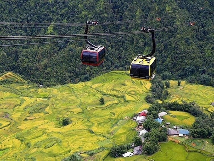 Vietnam: Sun World Fansipan Legend Cable Car