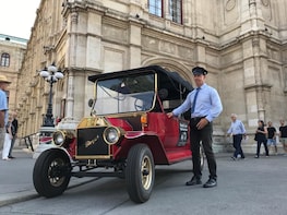 SIGHTSEEING TOUR WITH PRIVATE LICENSE GUIDE AND OLDTIMER