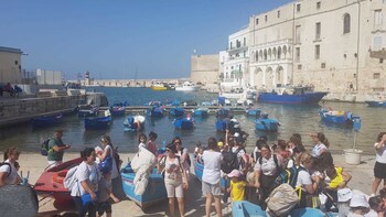 Monopoli tour among legends & gastronomy