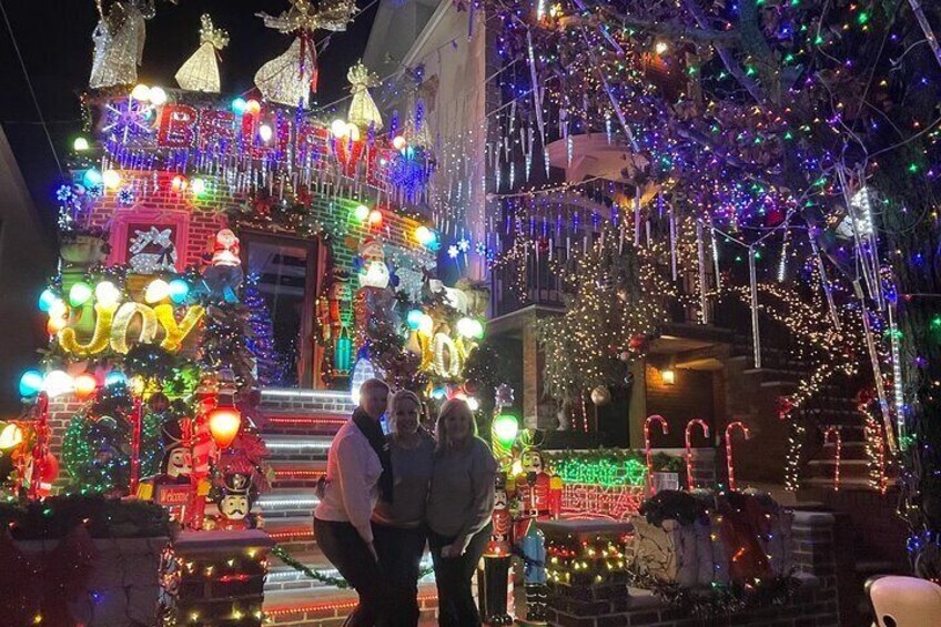 NYC Christmas Lights LIMO Tour - Manhattan And Dyker Heights in Brooklyn