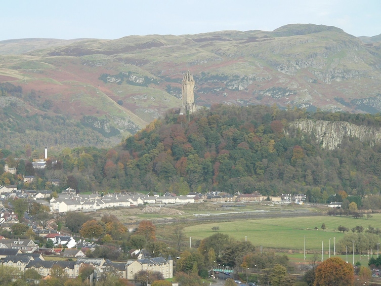 Show item 4 of 10. Stirling, Distillery and Saint Andrews - Spanish Tour Guide