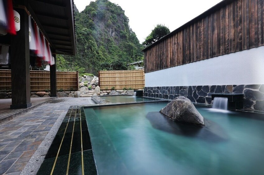 Vietnam: Yoko Onsen Quang Hanh