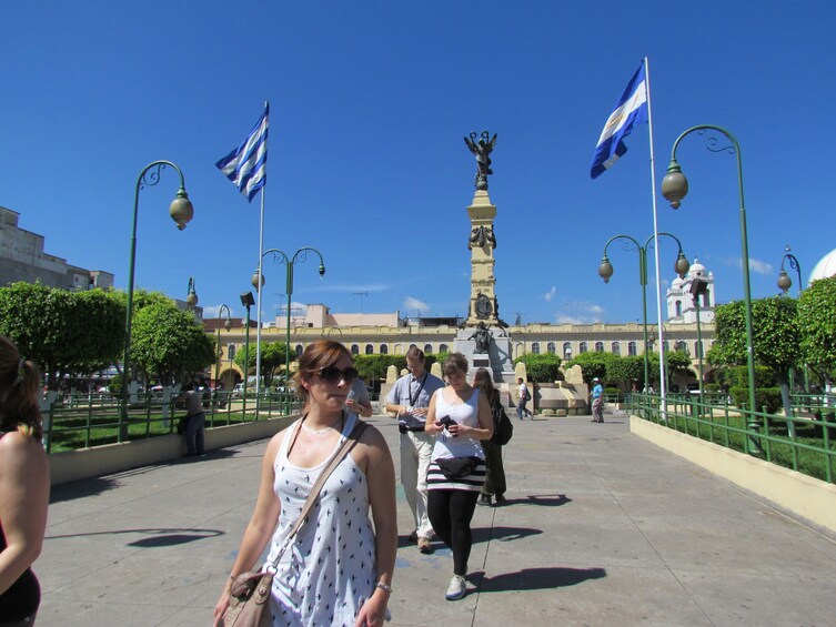 Show item 2 of 6. San Salvador Layover - City Tour Express