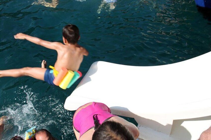 Catamaran trip to Cala Murtra with Submarine Vision and Swimming
