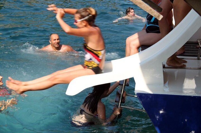 Catamaran trip to Cala Murtra with Submarine Vision and Swimming
