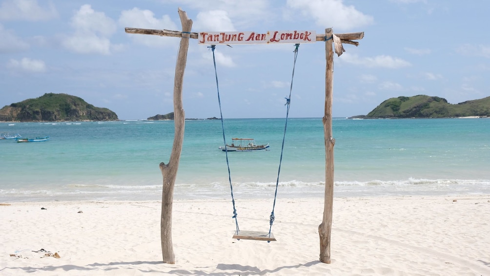 South Lombok Beach Discovery Tour with Lunch