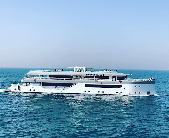  Luxury Dubai Marina Cruise - Mega Yacht 