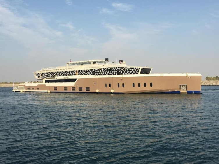  Luxury Dubai Marina Cruise Boat