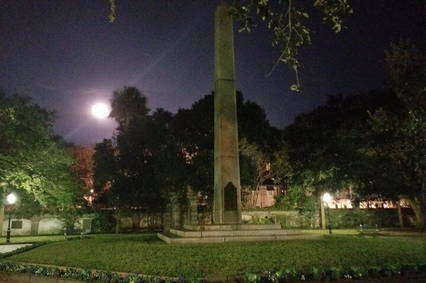 Charleston's Pleasing Terrors Night-Time Walking Ghost Tour