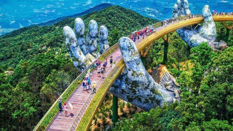 Golden Brigde - Bana Hill the journey to Paradise