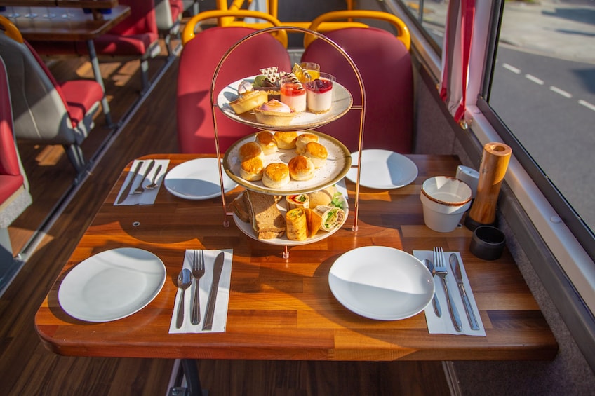 London Afternoon Tea and Panoramic Tour by Double Decker Bus