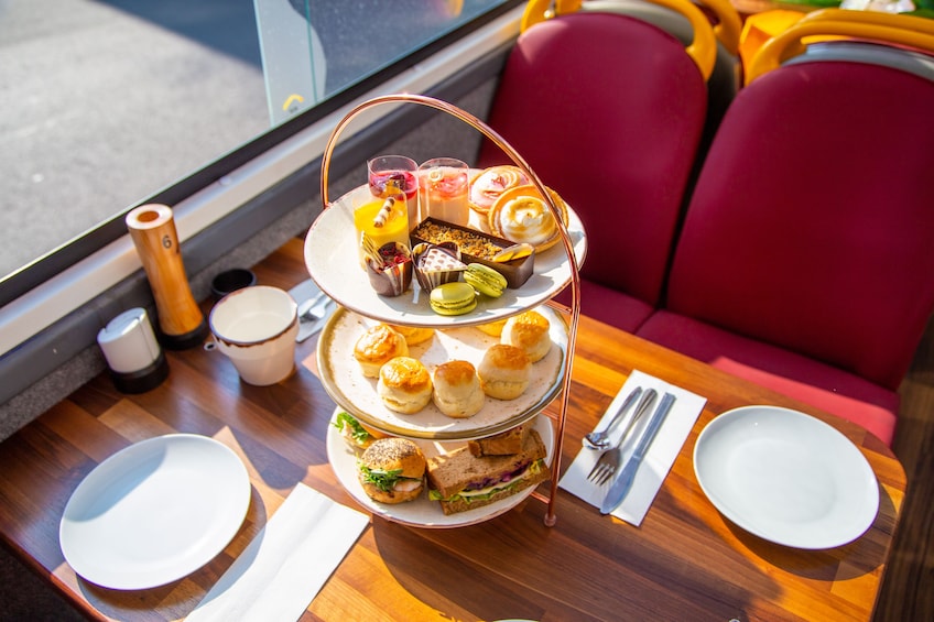 London Afternoon Tea and Panoramic Tour by Double Decker Bus