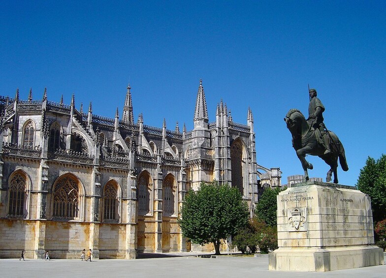 Day Trip From Lisbon to Fátima, Batalha & Alcobaça