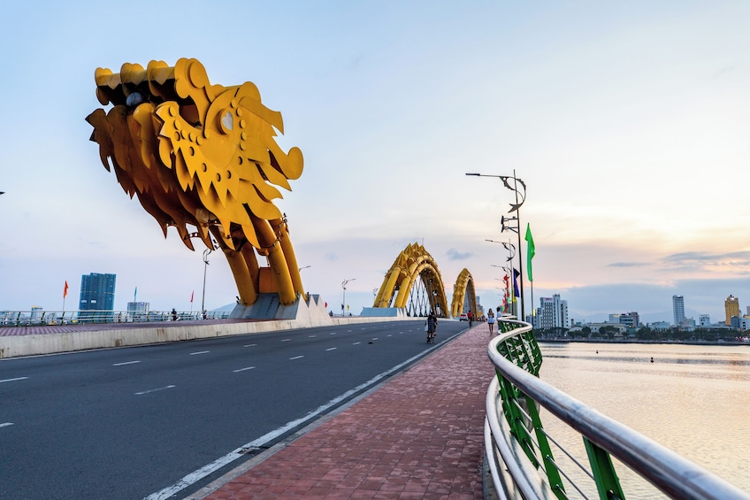 Small group: Half-day Da Nang Museums & Bridges