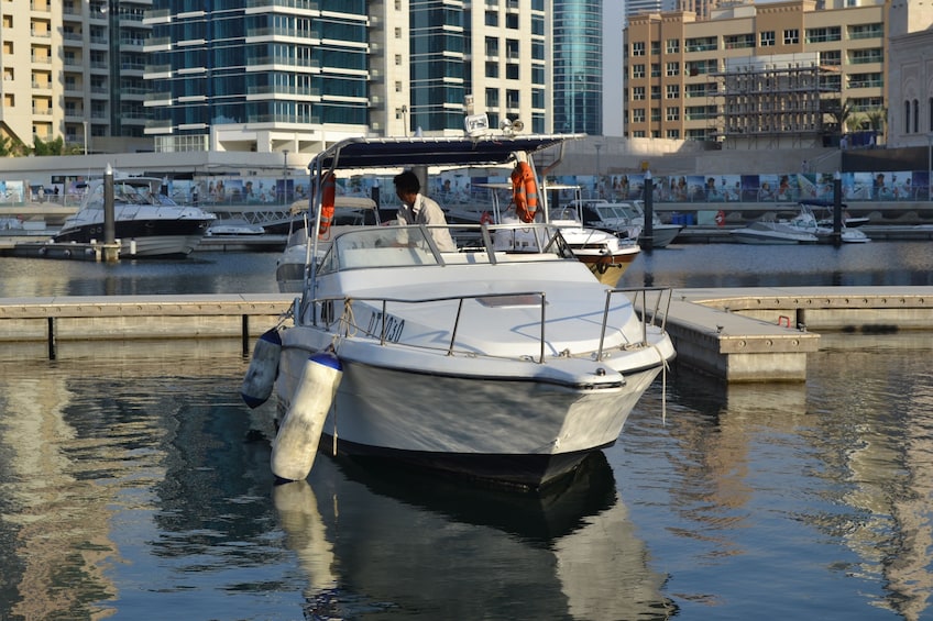 Private Luxury Yacht Dubai Marina With Transfers