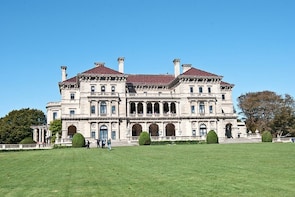 1-Day Departure Boston to Rhode Island and New Haven Tour