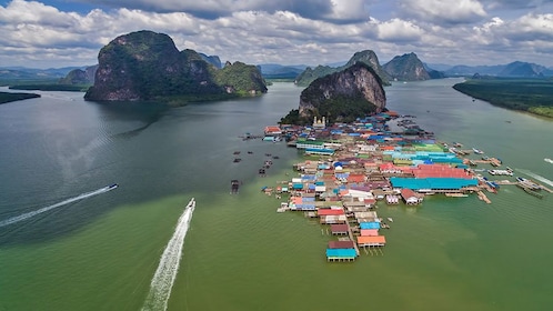 Mit dem Longtail-Boot von Phuket zur James Bond Insel (Kanufahren auf dem M...