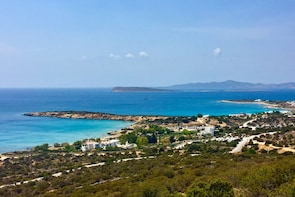 Amazing hike to the best beach of Paros!