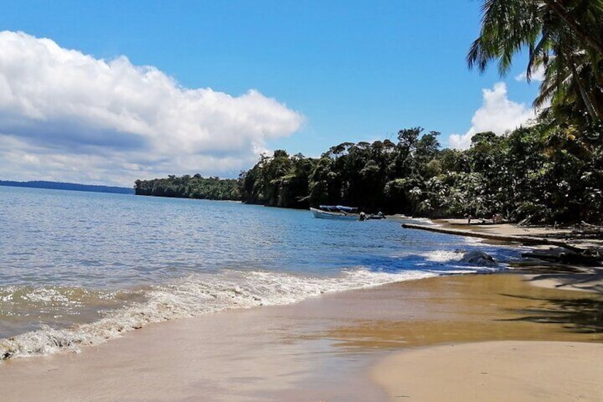 Playa de Juan de Dios | Pacífico Colombiano | Bahía Málaga.