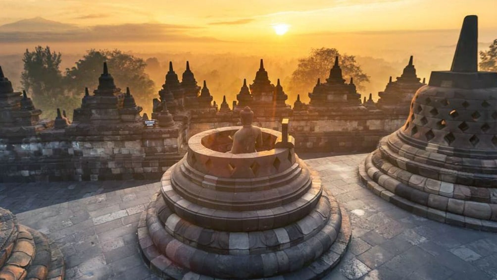 Yogyakarta Borobudur Sunrise Join Tour with Breakfast