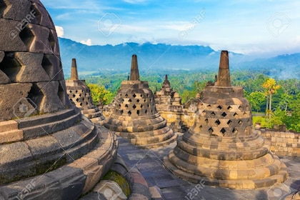 Yogyakarta 3 Tempel Borobudur, Mendut, Prambanan Regelmäßige private Tour