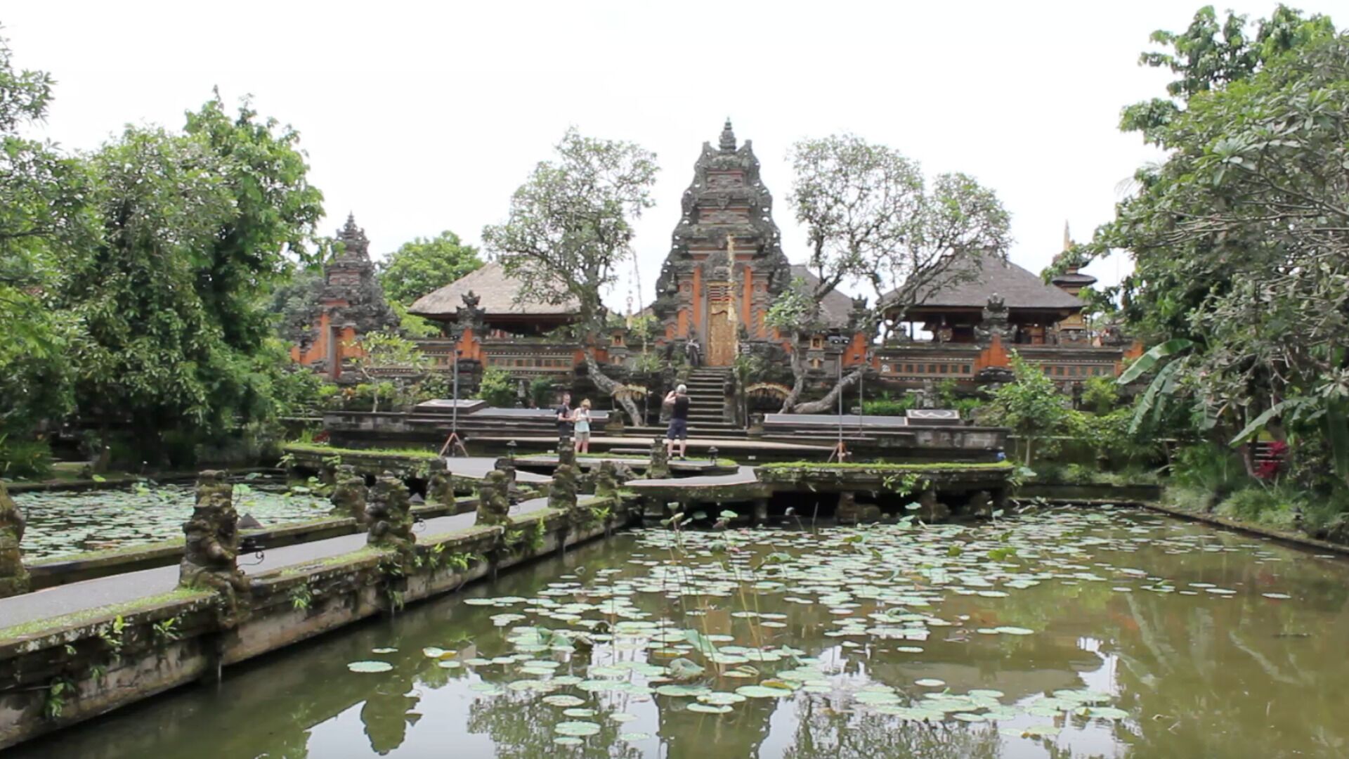 Puri Saraswati Tour & Bali Natural Hot Spring with Lunch