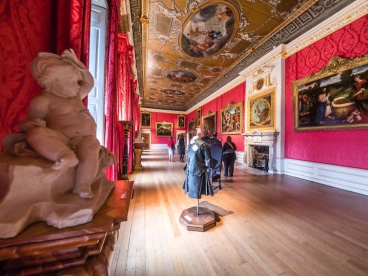 Visit Kensington Palace & 3 Hour Westminster Walking Tour