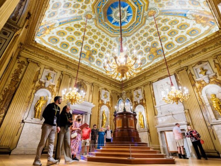 Visit Kensington Palace & 3 Hour Westminster Walking Tour