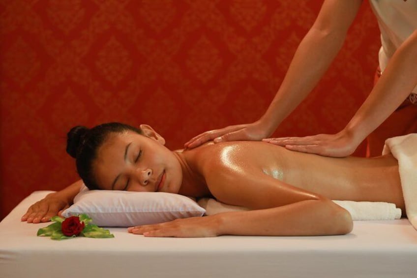 At Ease Massage 120 Mins (Aromatherapy Massage)