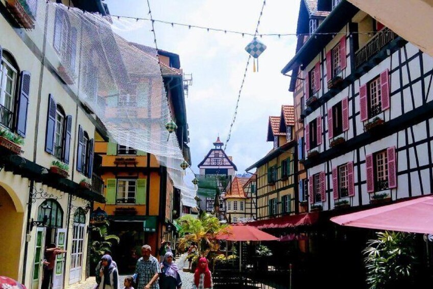 Colmar Tropicale, Bukit Tinggi with a Batu Caves Day Tour