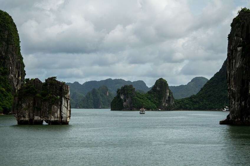 Full-day Ha Long Bay from Ha Noi