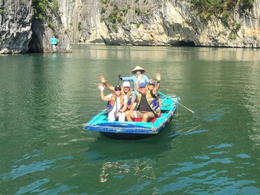 Día completo en la bahía de Ha Long desde Ha Noi