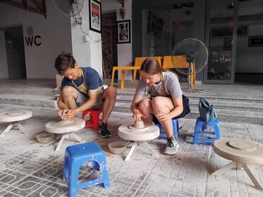 Taller práctico de cerámica de medio día en Bat Trang