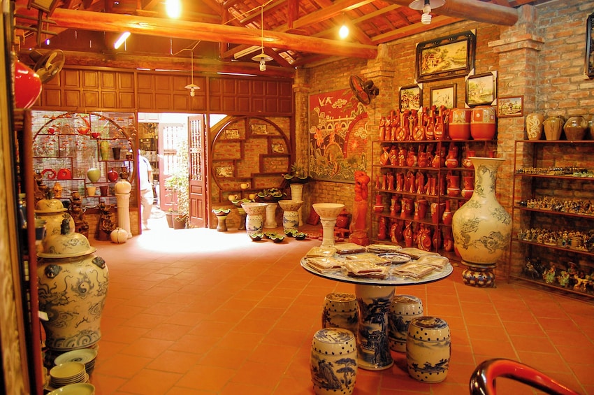 Half-day Bat Trang Ceramics Tour from Ha Noi