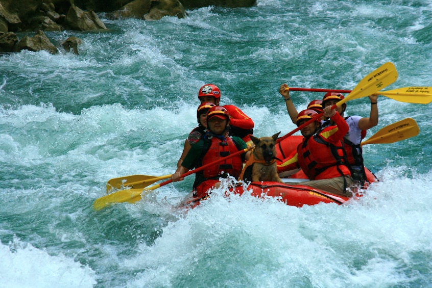 La Bocana Whitewater Rafting Experience: Medium Difficulty