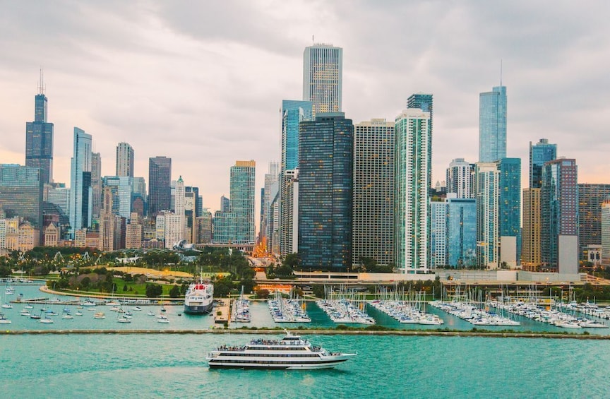 Spirit of Chicago Signature Lunch Cruise on Lake Michigan