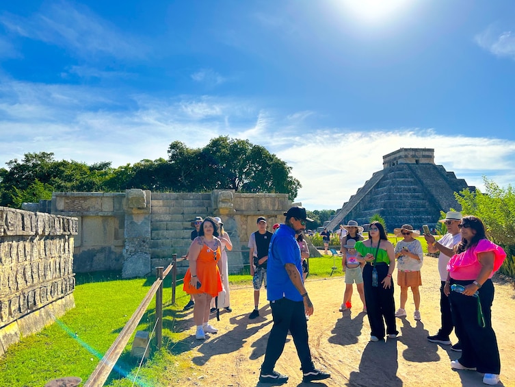 Private Tour Early Access to Chichen Itza with Lunch Buffet