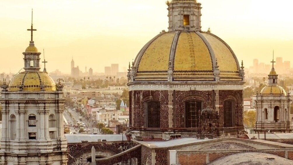 Teotihuacan, Shrine of Guadalupe & Tlatelolco Tour 